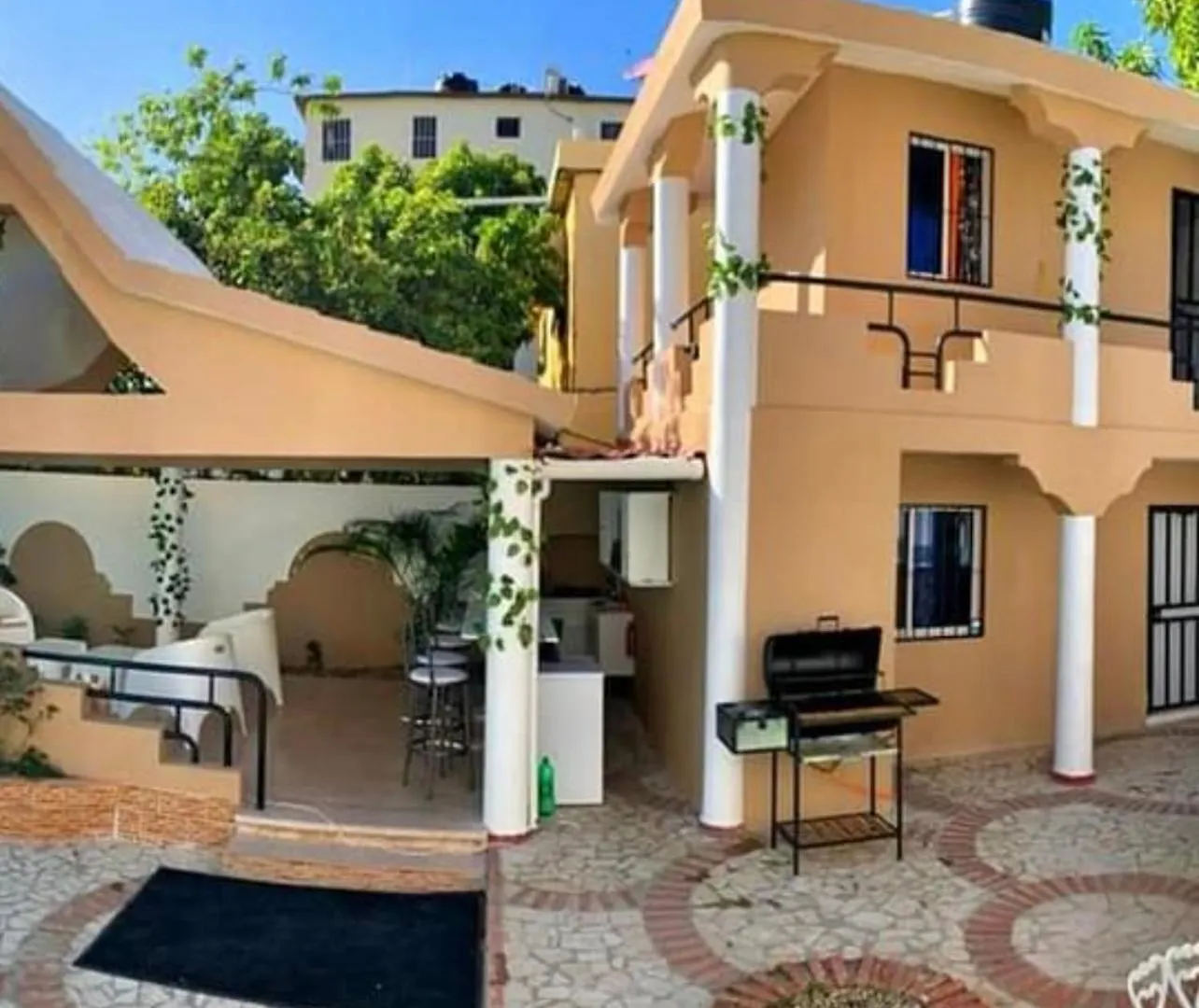 Hostal Oasis Del Este Albergue Santo Domingo